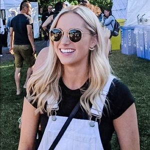 Meet your Posher, Cally